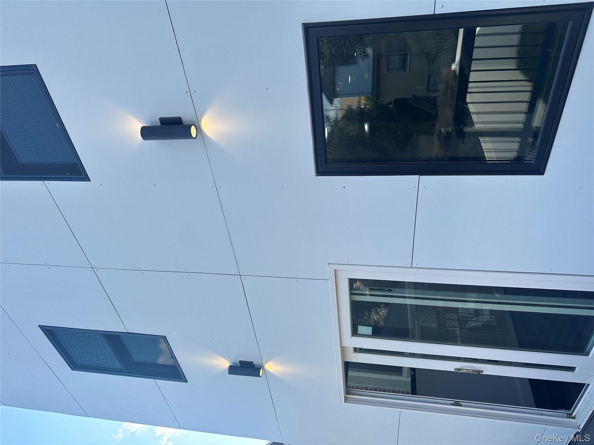 5918 Delafield Avenue Bronx, NY 10471 - Photo 4 of 31