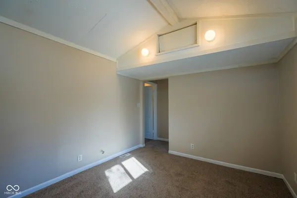 $1,199 | 136 South Webster Avenue, Indianapolis, IN 46219