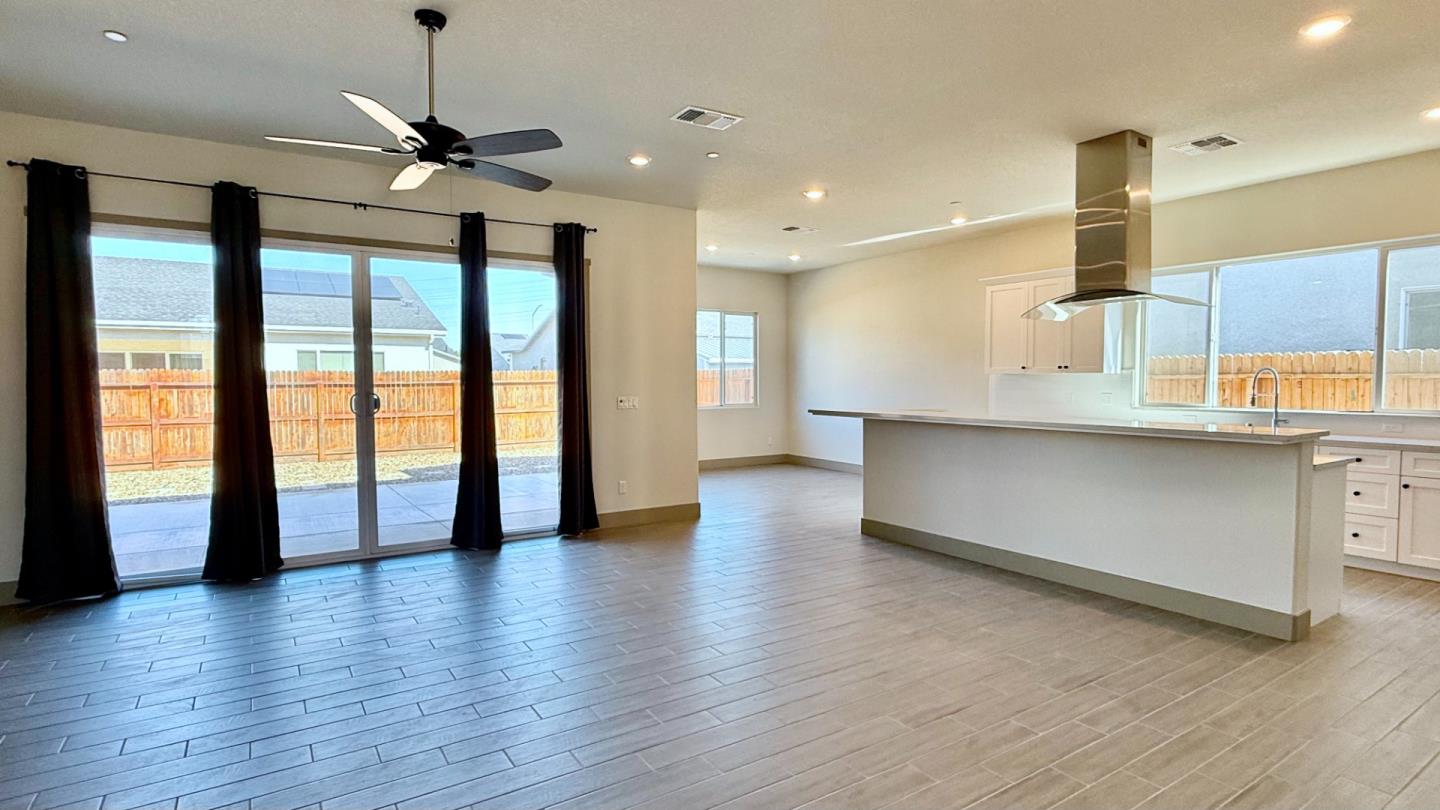 2475 Bastidas Drive Merced, CA 95340 - Photo 4 of 47