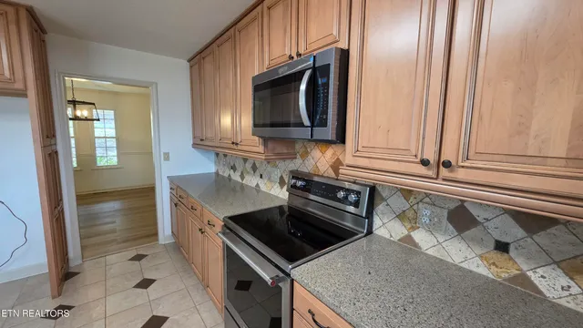 $525,000 | 1135 West Outer Drive, Oak Ridge, TN 37830