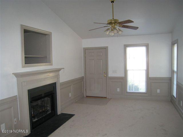 129 Starling Road, Unit 1 Hubert, NC 28539 - Photo 4 of 9