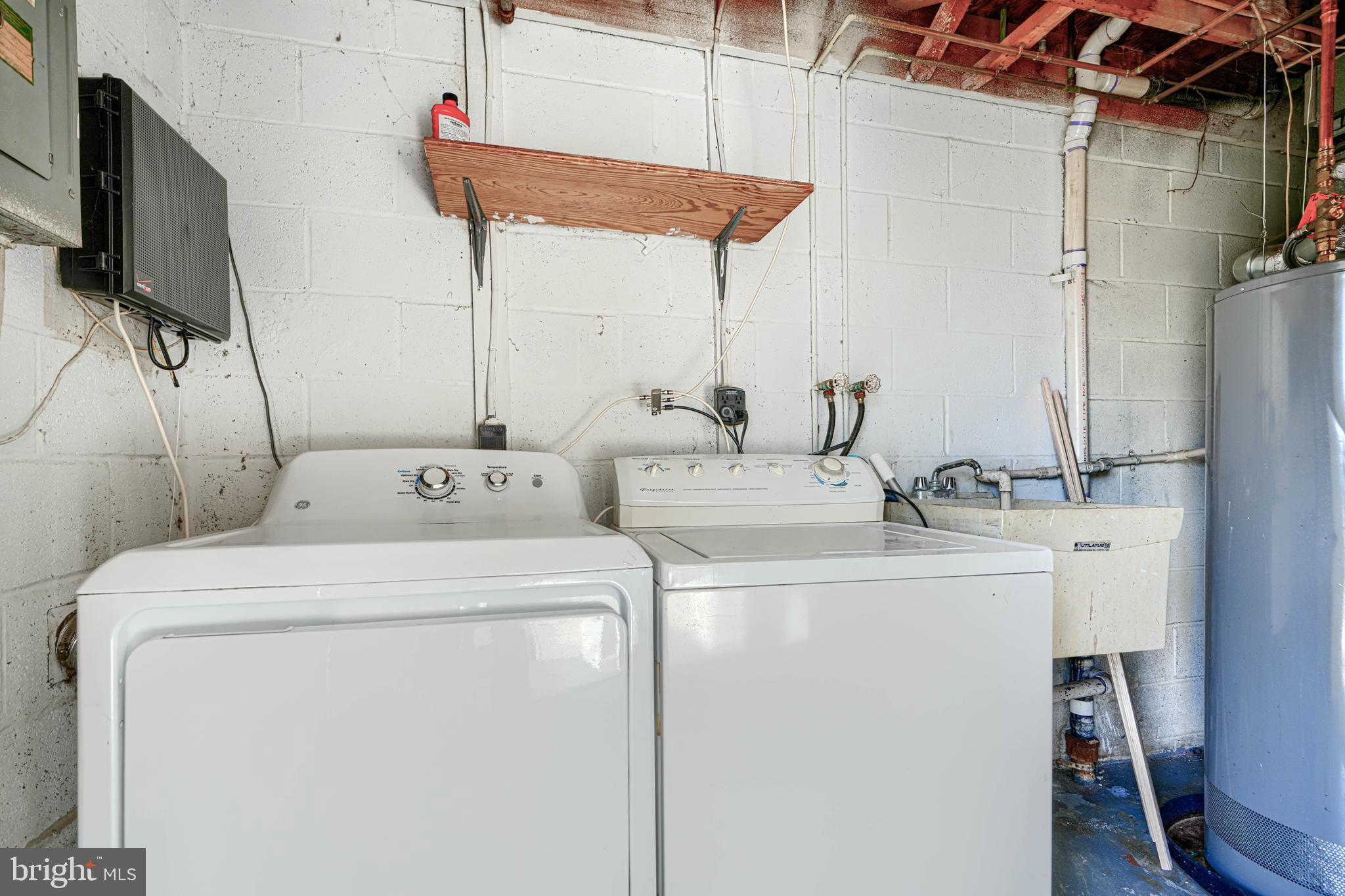 3 Slavin Court, Unit 2K Nottingham, MD 21236 - Photo 35 of 39 a bathroom with a sink and a mirror