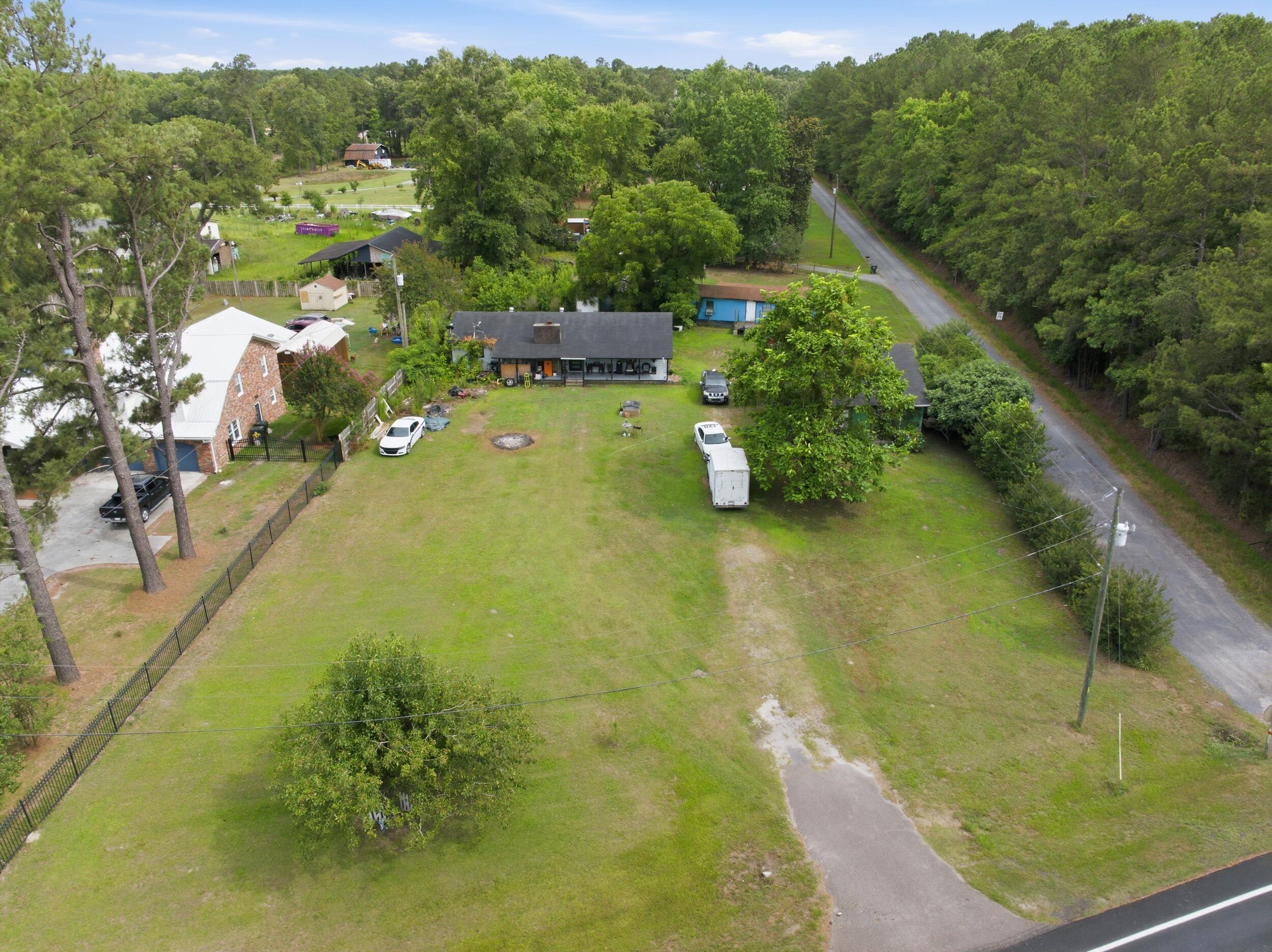 208 Rae Lane Bonneau, SC 29431 - Photo 32 of 37
