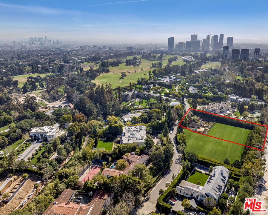 355 South Mapleton Drive Los Angeles, CA 90024 - Photo 7 of 9 an aerial view of a city