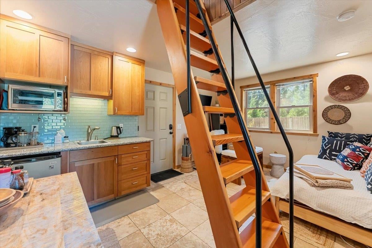 3409 North Old Stage Road Mount Shasta, CA 96067 - Photo 29 of 43 Gallery Image 29