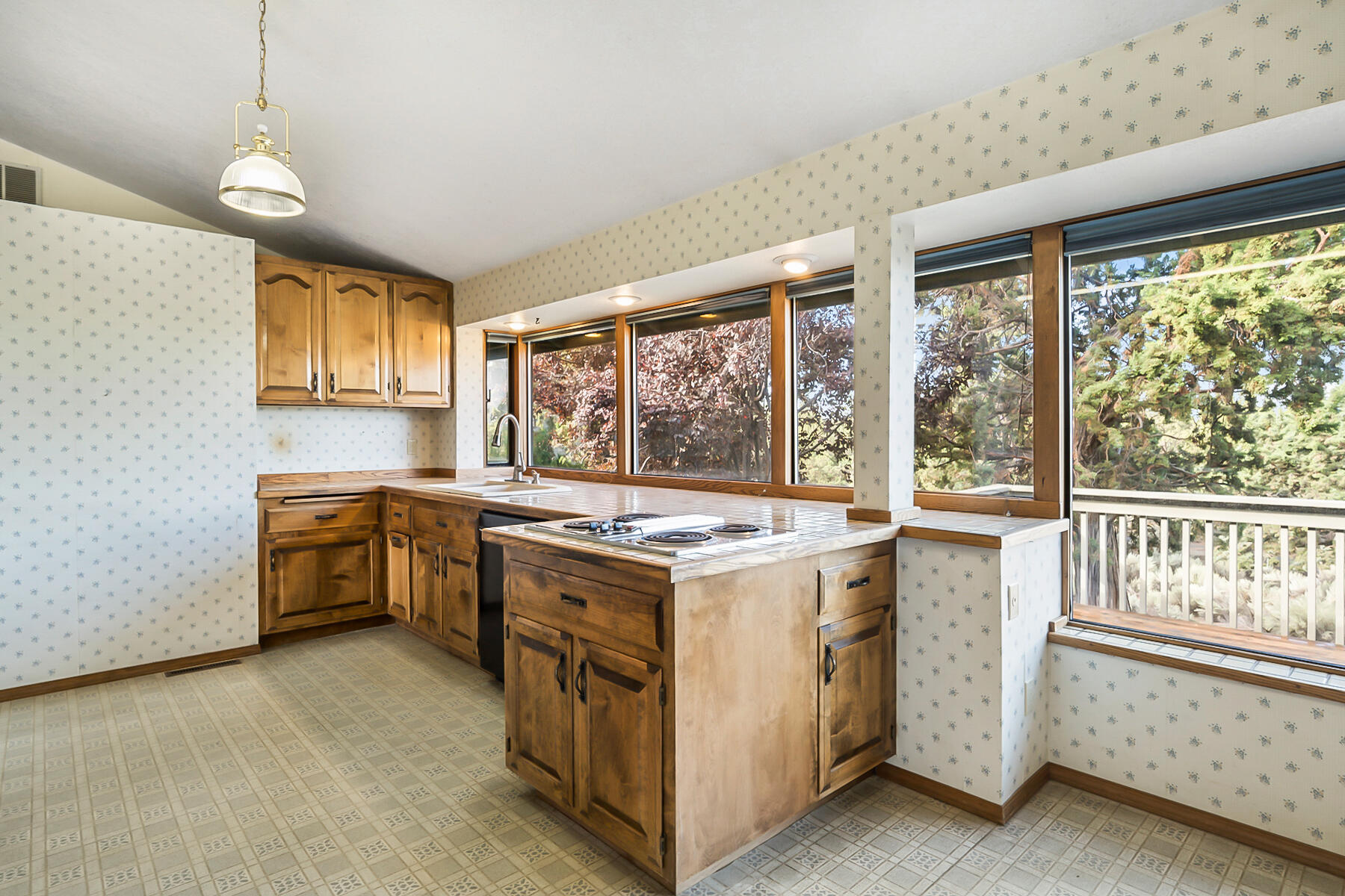 64499 McGrath Road Bend, OR 97701 - Photo 11 of 41 JH5_1871