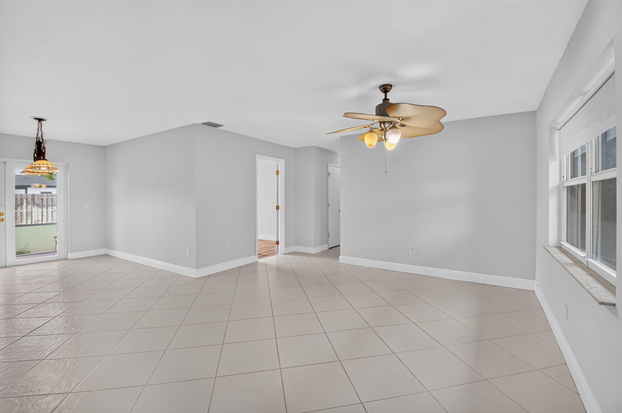 4599 Betelnut Street Boca Raton, FL 33428 - Photo 8 of 28 Living Room