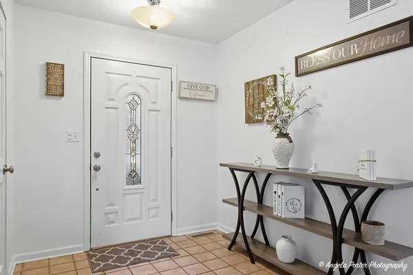 $389,000 | 4833 Eastwood Court, Waukegan, IL 60083