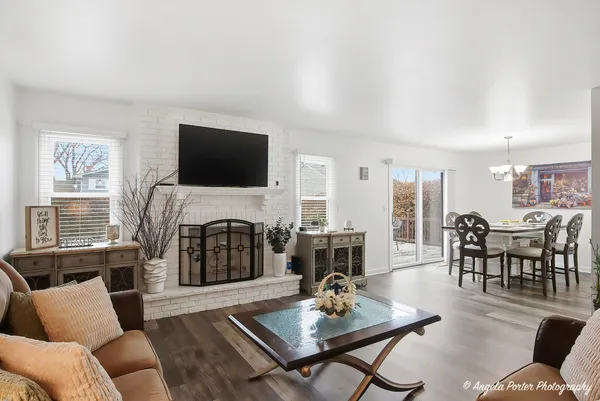 $389,000 | 4833 Eastwood Court, Waukegan, IL 60083