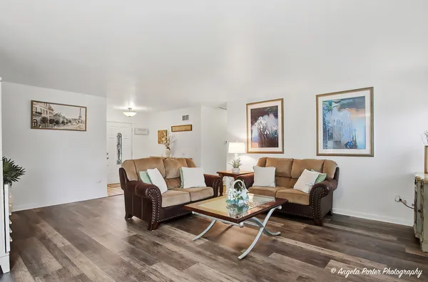 $389,000 | 4833 Eastwood Court, Waukegan, IL 60083