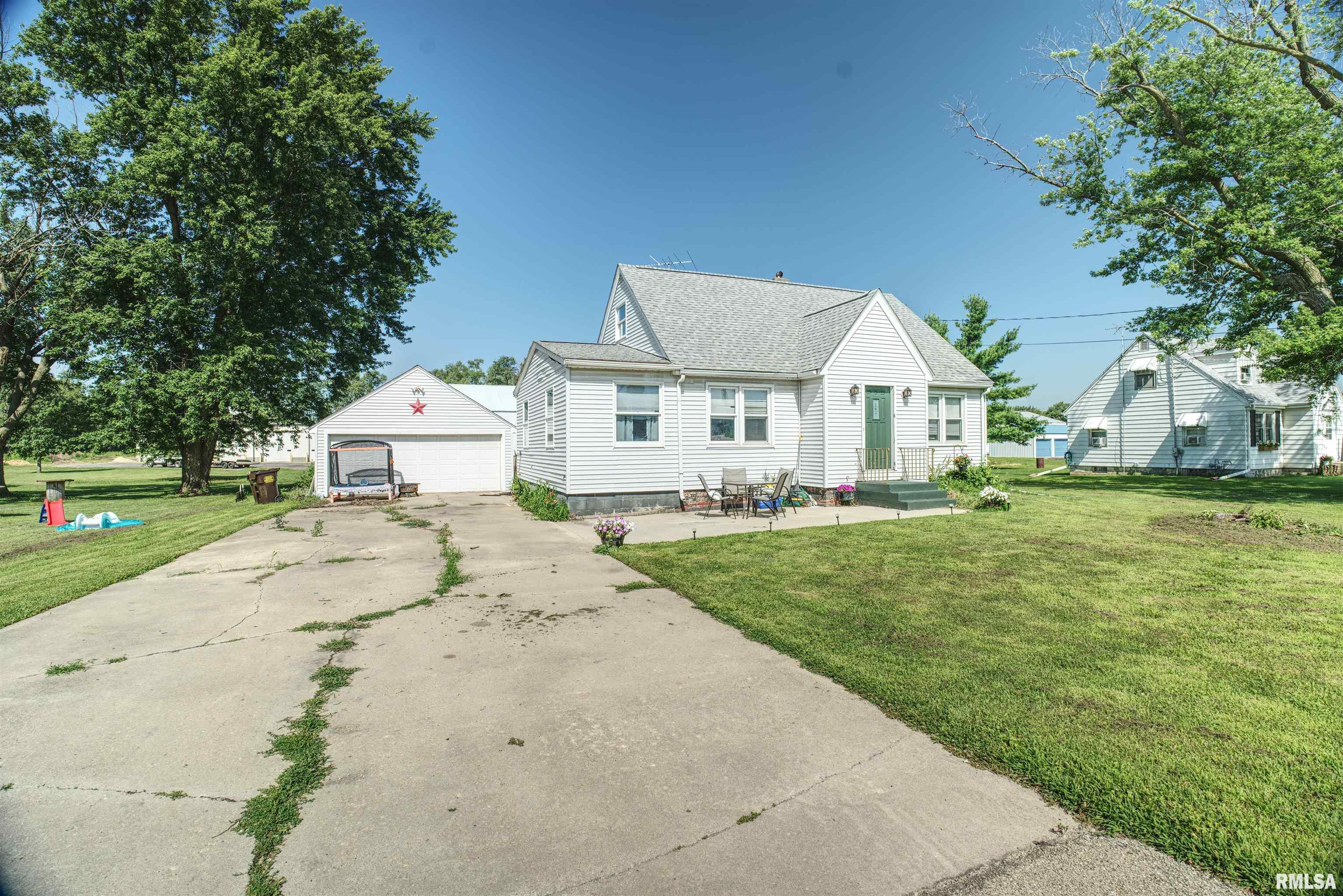 19175 Elston Road Fulton, IL 61252 - Photo 3 of 24