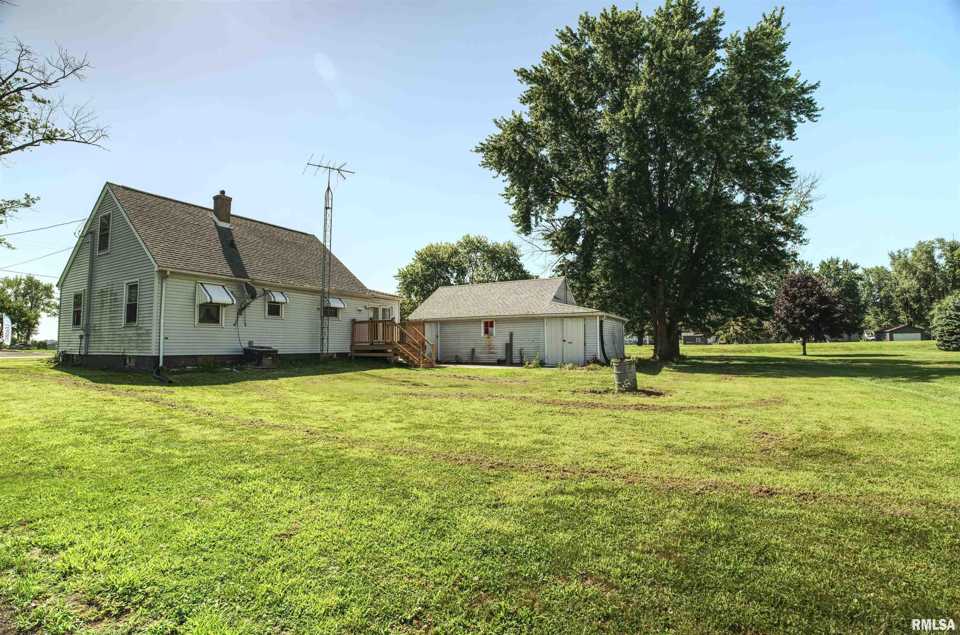 19175 Elston Road Fulton, IL 61252 - Photo 4 of 24