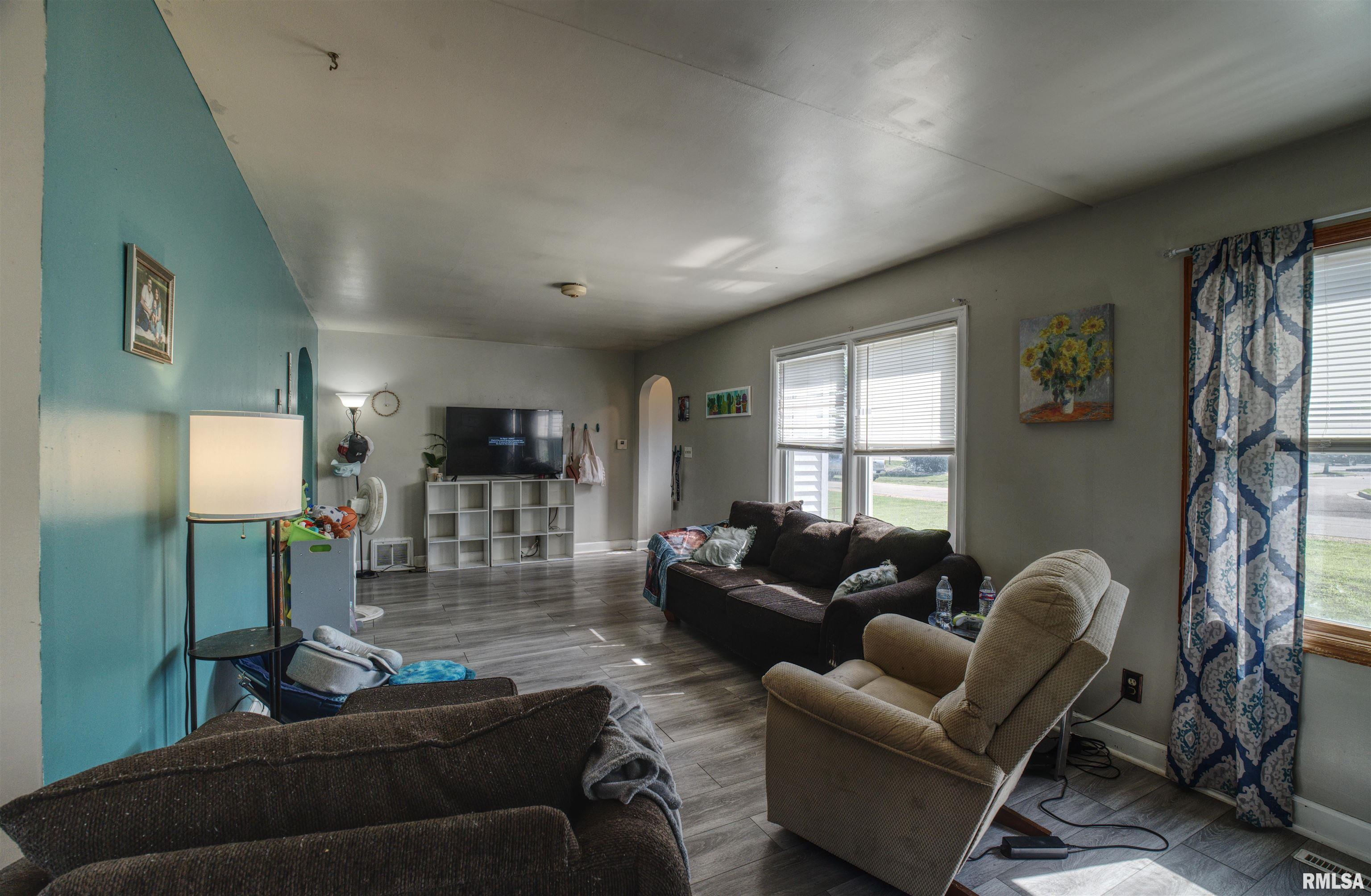 19175 Elston Road Fulton, IL 61252 - Photo 6 of 24