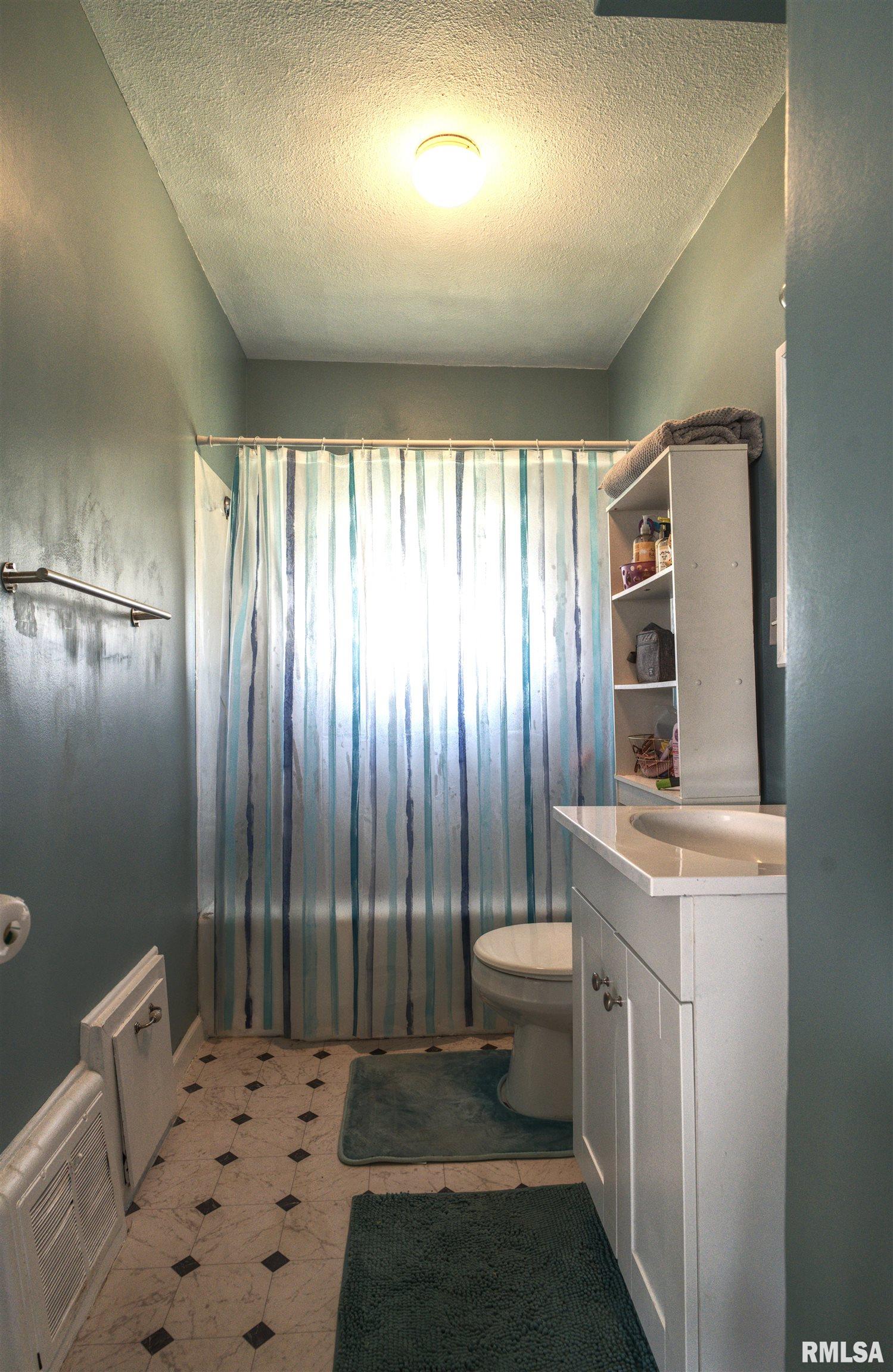 19175 Elston Road Fulton, IL 61252 - Photo 9 of 24