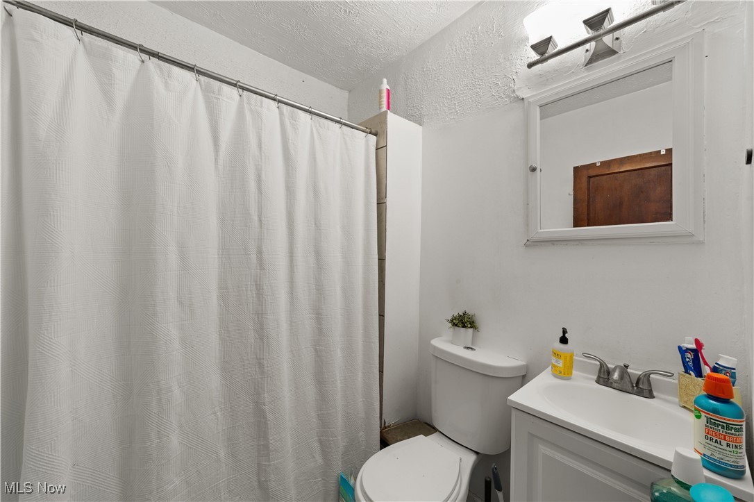 16601 Hilliard Road Lakewood, OH 44107 - Photo 13 of 23