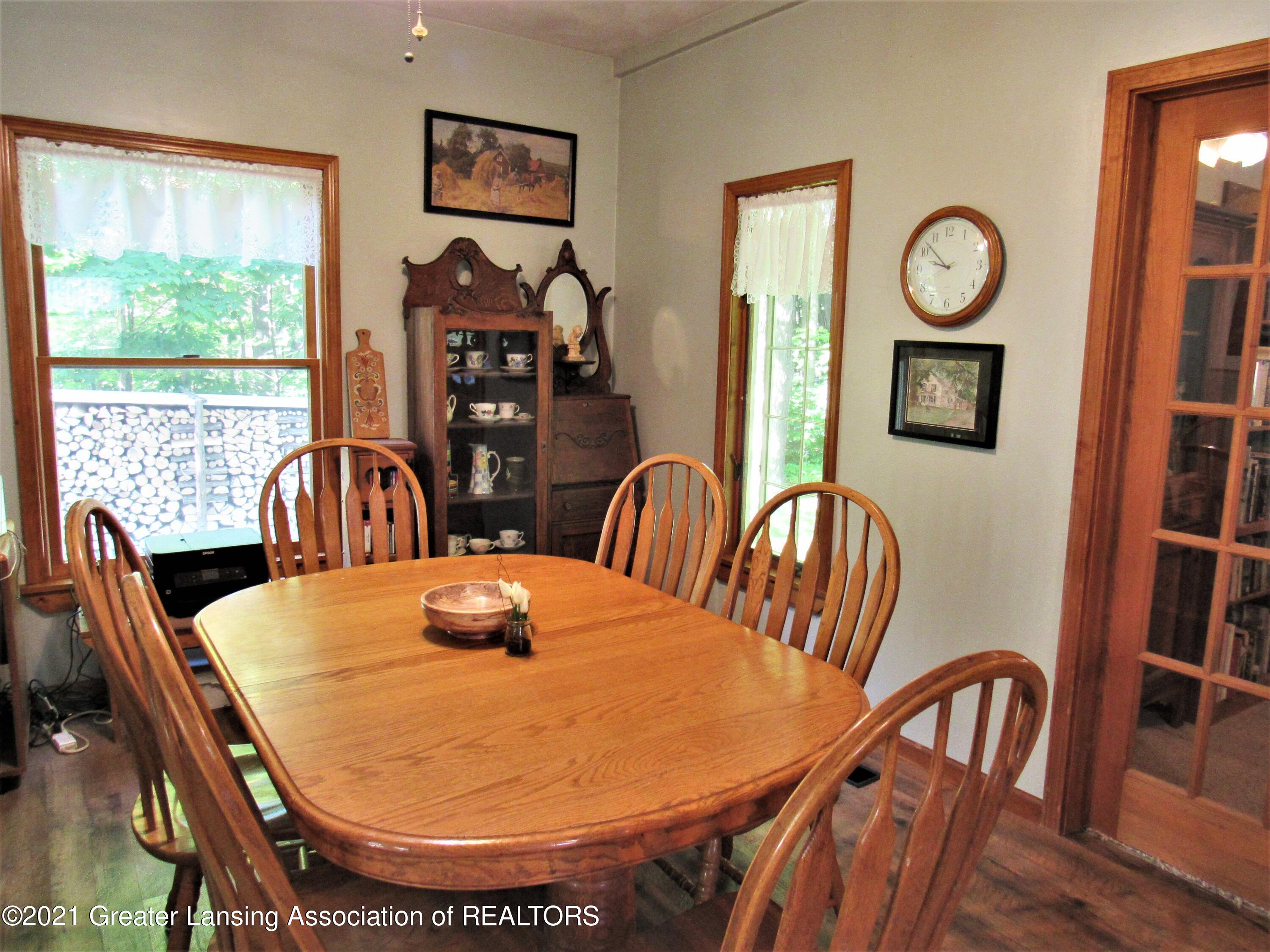 13567 Oneida Road Grand Ledge, MI 48837 - Photo 9 of 46 Dining Area
