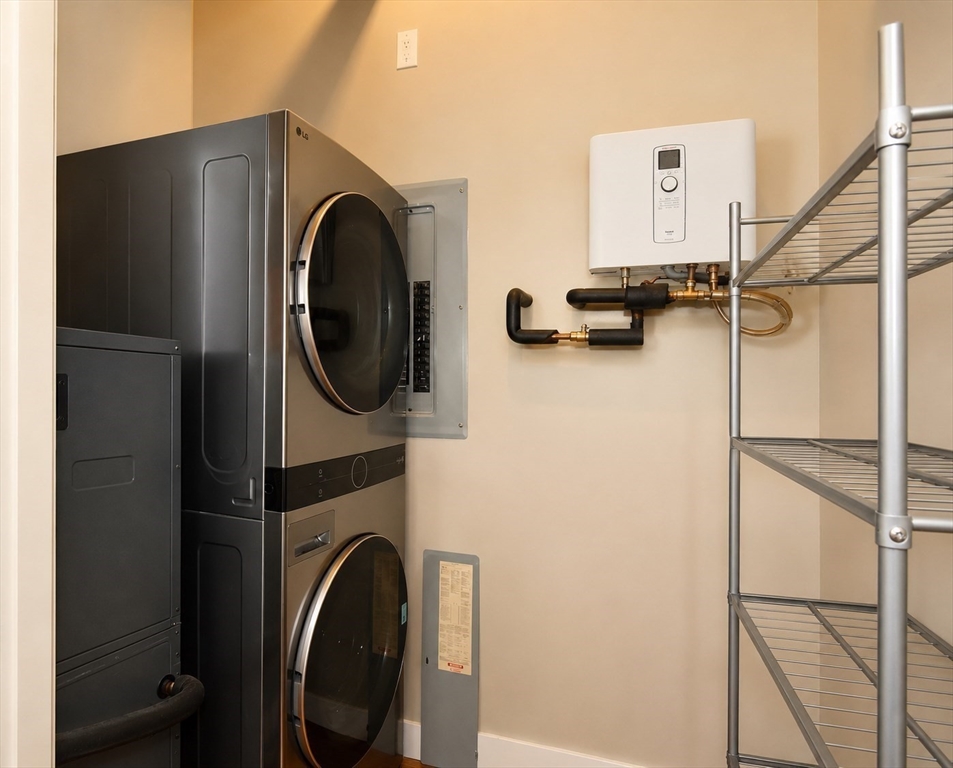 385 Worthington Street, Unit 2F Springfield, MA 01103 - Photo 16 of 27
