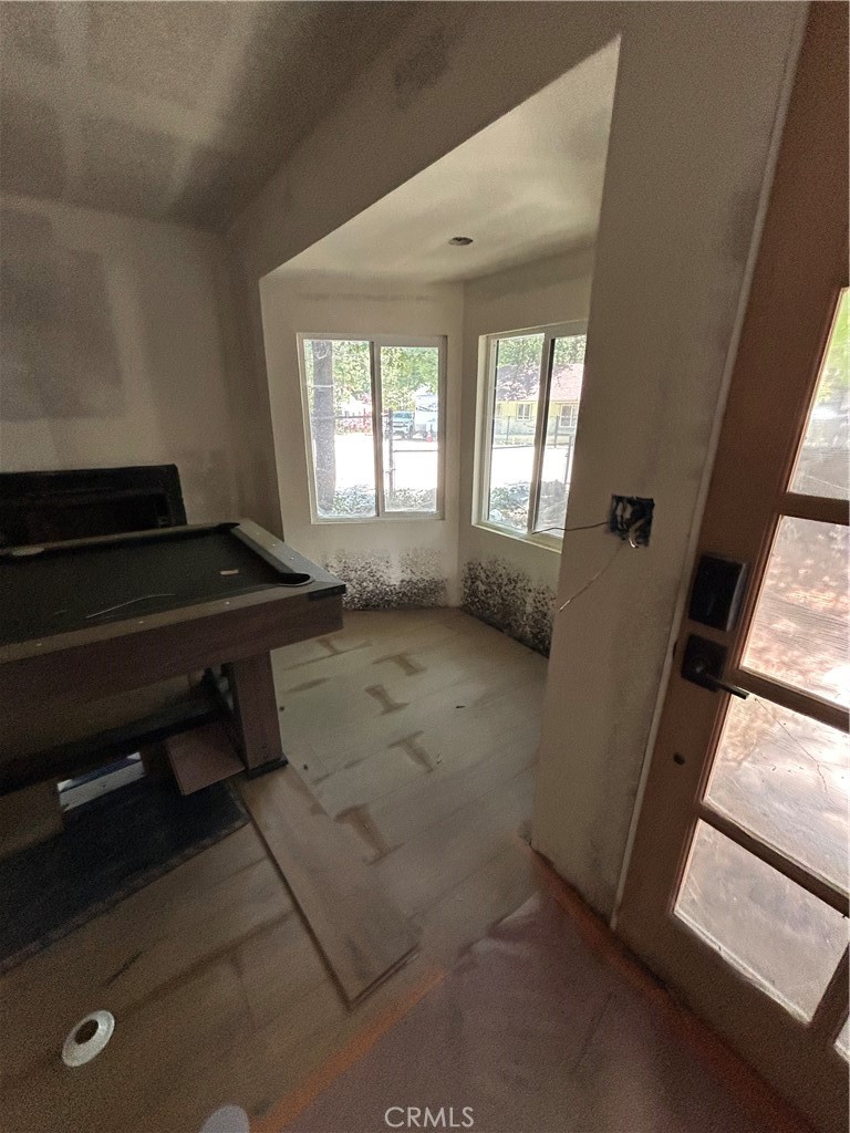 628 Friendly Crestline, CA 92325 - Photo 5 of 19