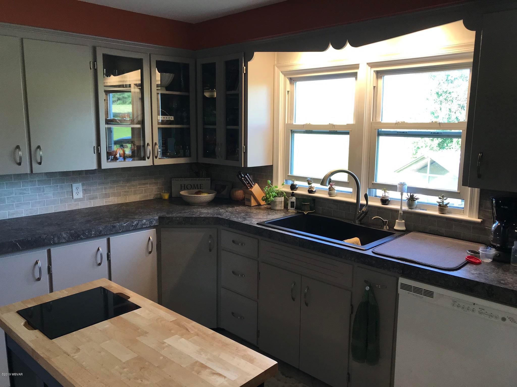 Kitchen 1