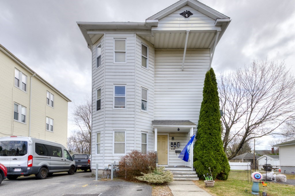 130 Kenberma Road Worcester, MA 01604 - Photo 1 of 30
