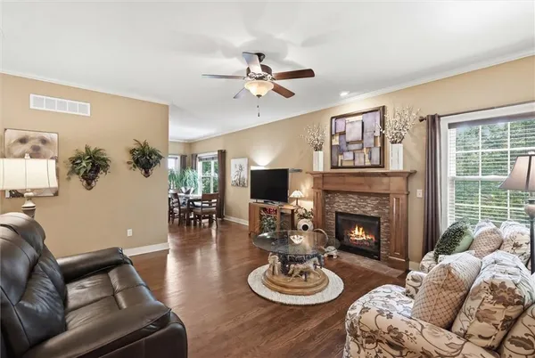 $515,000 | 7817 West 158th Place, Overland Park, KS 66223