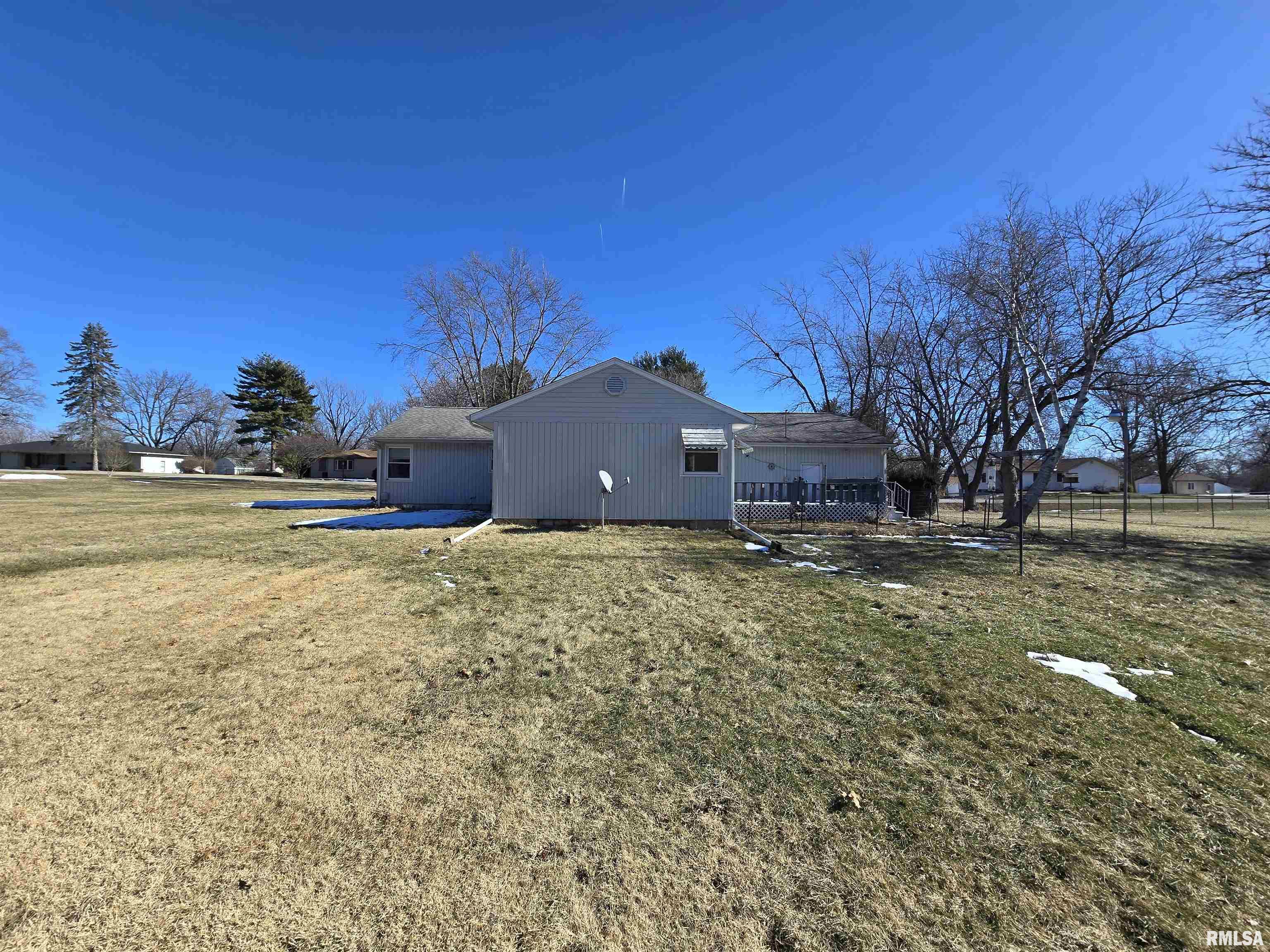 75 Greenridge Drive Decatur, IL 62526 - Photo 38 of 42