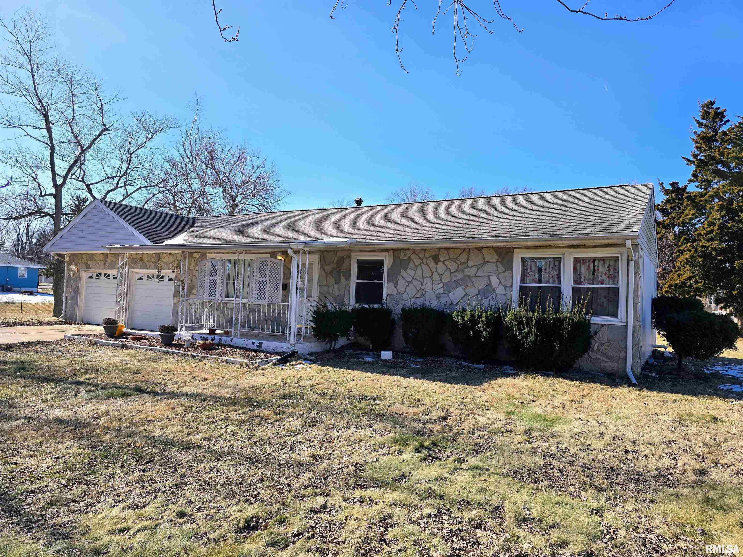 75 Greenridge Drive Decatur, IL 62526 - Photo 4 of 42