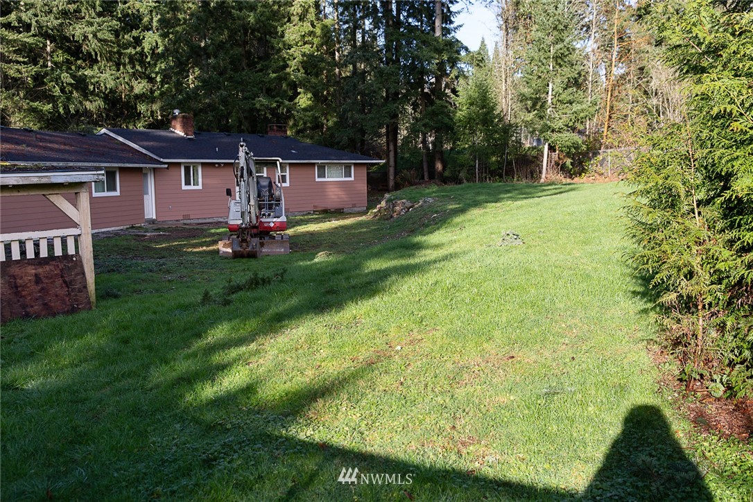 23605 5th Avenue West Bothell, WA 98021 - Photo 4 of 20 a view of a backyard with small cabin