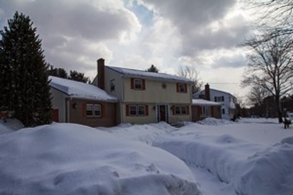 8 Vincent Road Burlington, MA 01803 - Photo 1 of 30 Gallery Image 1