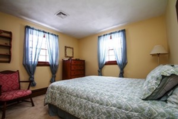 8 Vincent Road Burlington, MA 01803 - Photo 16 of 30 Gallery Image 16