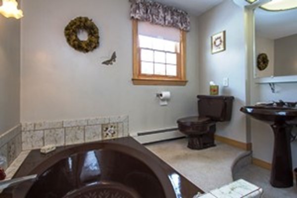 8 Vincent Road Burlington, MA 01803 - Photo 18 of 30 Gallery Image 18