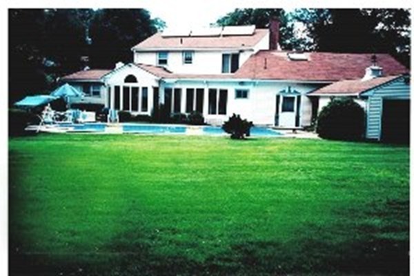 8 Vincent Road Burlington, MA 01803 - Photo 2 of 30 Gallery Image 2