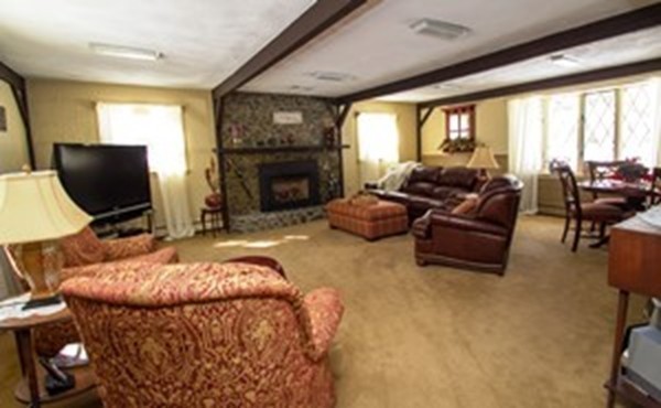8 Vincent Road Burlington, MA 01803 - Photo 6 of 30 Gallery Image 6
