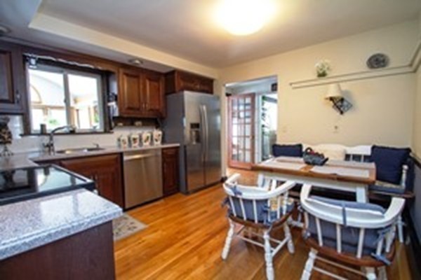 8 Vincent Road Burlington, MA 01803 - Photo 8 of 30 Gallery Image 8