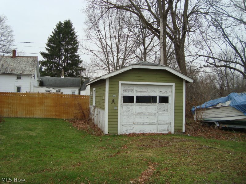 643 Hall Road Elyria, OH 44035 - Photo 6 of 12 Gallery Image 6
