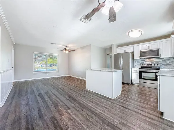 $3,200 | 7401 16th Street North, St. Petersburg, FL 33702