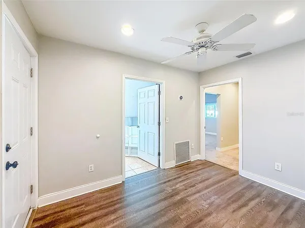 $3,200 | 7401 16th Street North, St. Petersburg, FL 33702