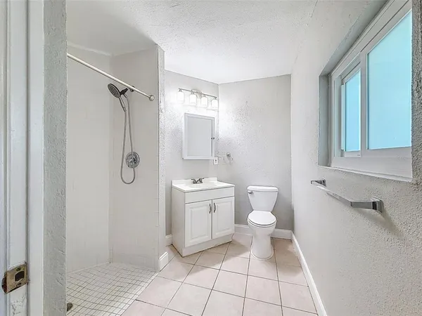 $3,200 | 7401 16th Street North, St. Petersburg, FL 33702