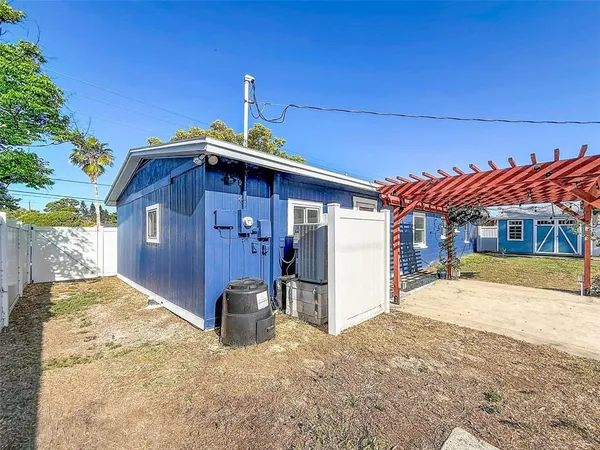 $3,200 | 7401 16th Street North, St. Petersburg, FL 33702