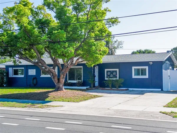 $3,200 | 7401 16th Street North, St. Petersburg, FL 33702