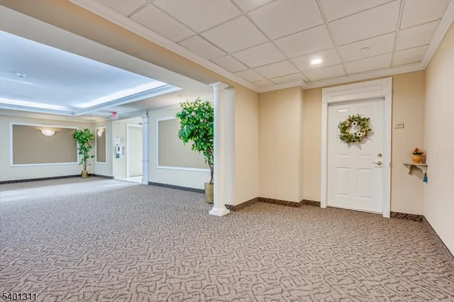 a view of livingroom with a garden
