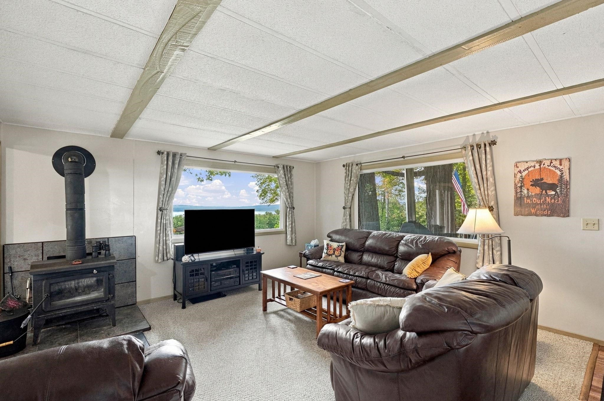8280 South Vineyard Road Cedar, MI 49621 - Photo 5 of 49 1951342-c125370d-1e38-4586-ba32-ec4dca94e0ca.JPG