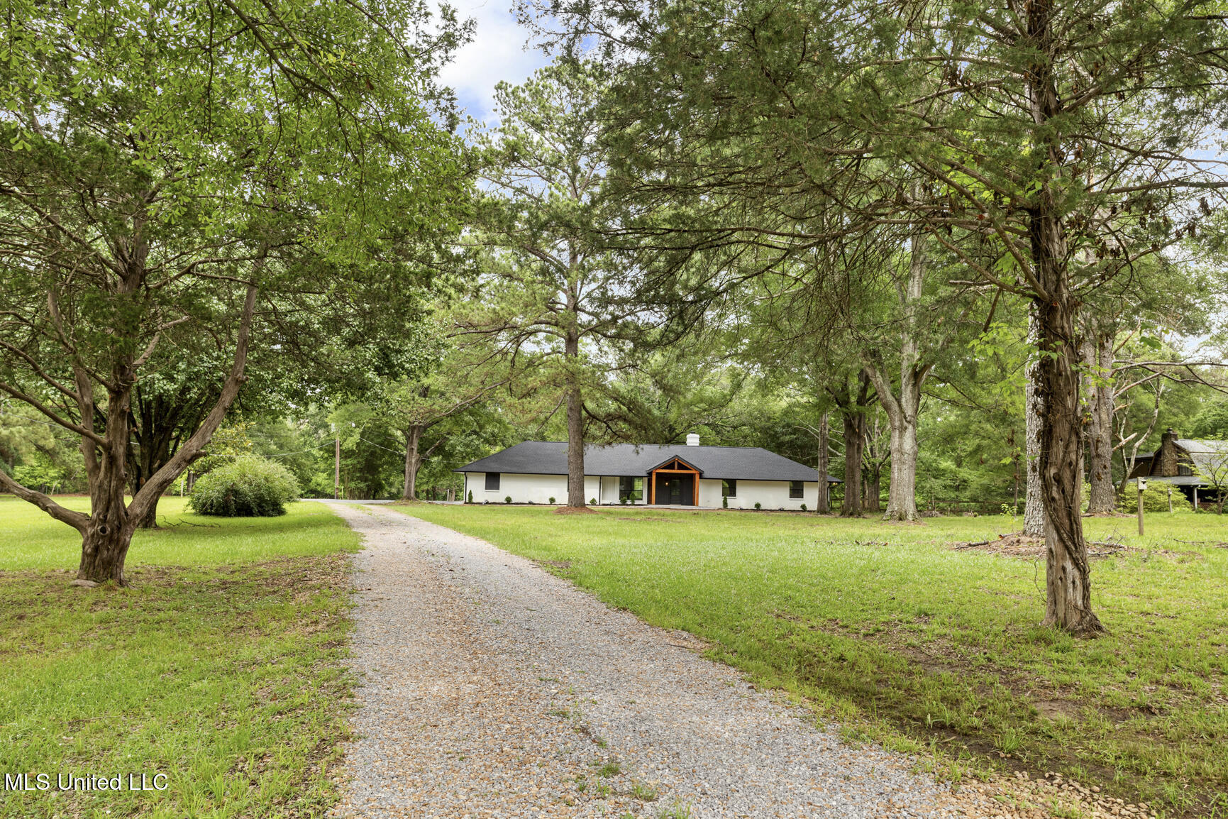 416 North Old Canton Road Madison, MS 39110 - Photo 4 of 34 416 Old Canton-1