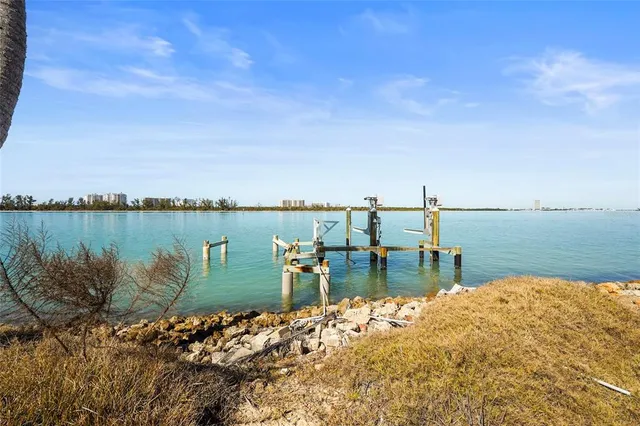 $6,995,000 | 3550 Bayou Louise Lane, Sarasota, FL 34242