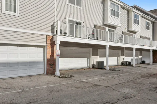 $323,000 | 709 Cricket Lane, Unit 2, Middleton, WI 53562