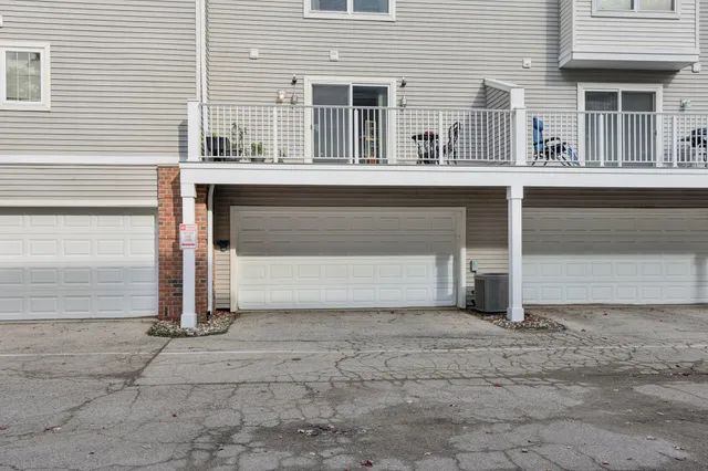 $323,000 | 709 Cricket Lane, Unit 2, Middleton, WI 53562