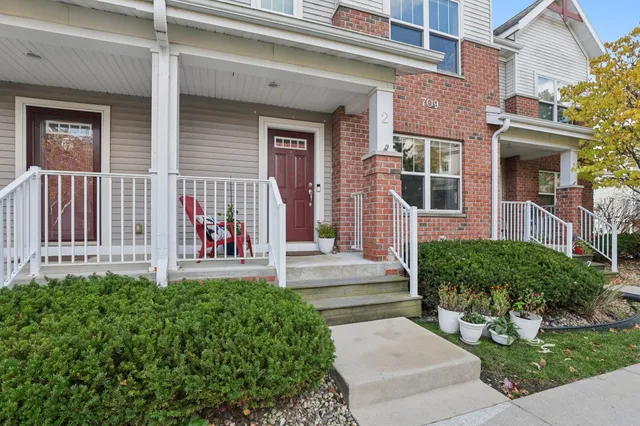 $323,000 | 709 Cricket Lane, Unit 2, Middleton, WI 53562