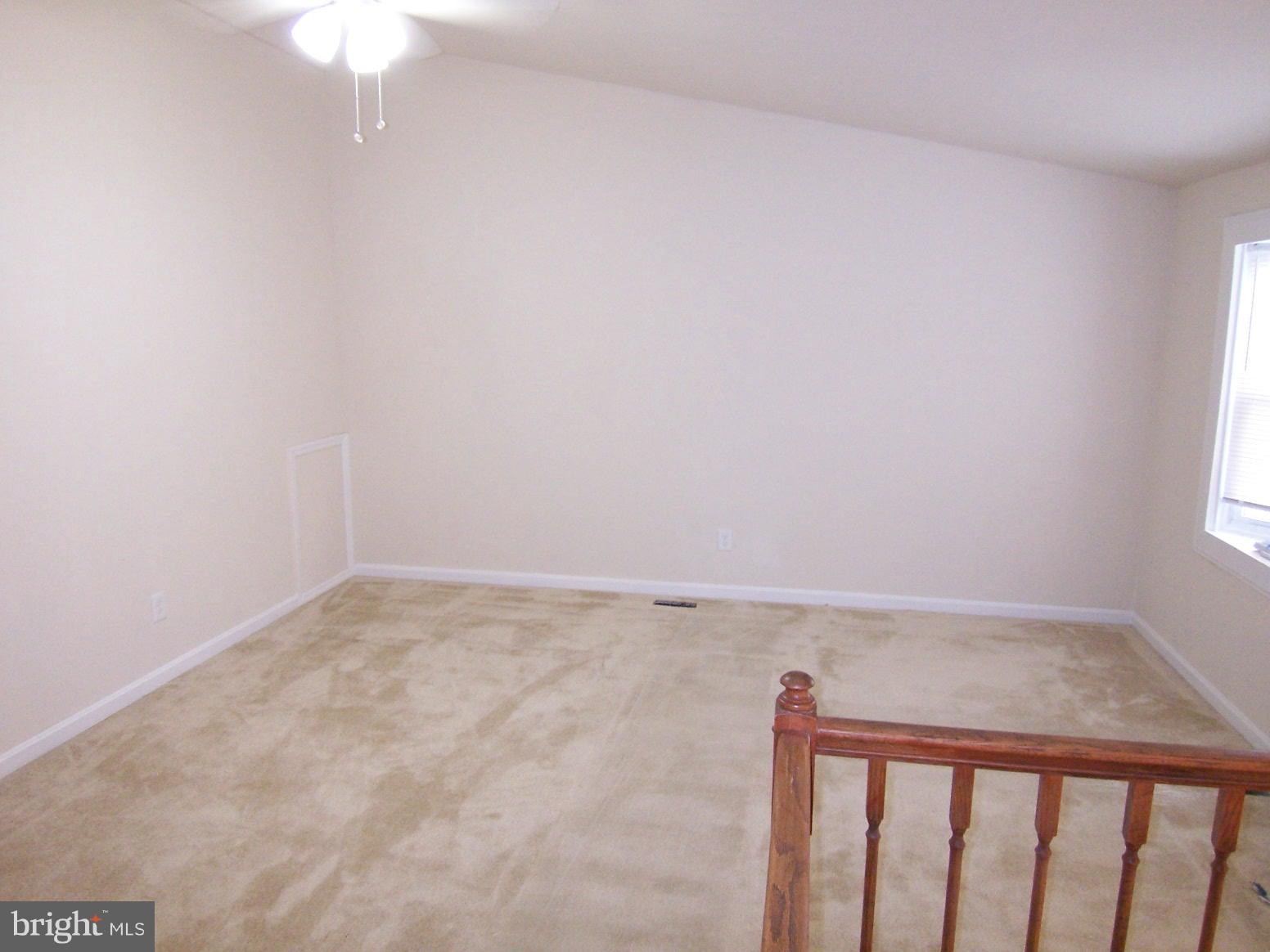 102 Laburnum Road Edgewood, MD 21040 - Photo 3 of 18 Living Room