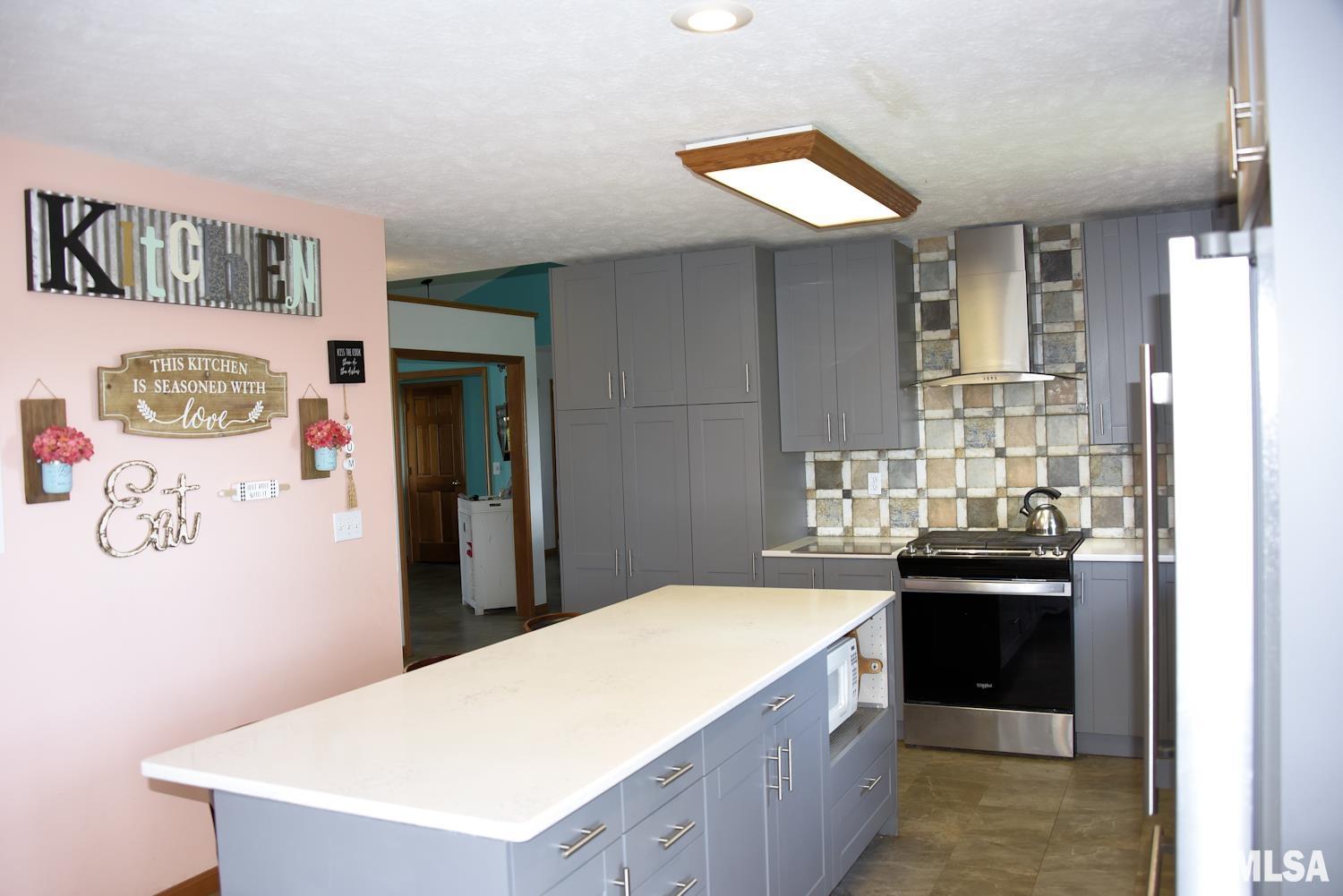 2604 Hastings Road Chatham, IL 62629 - Photo 6 of 26