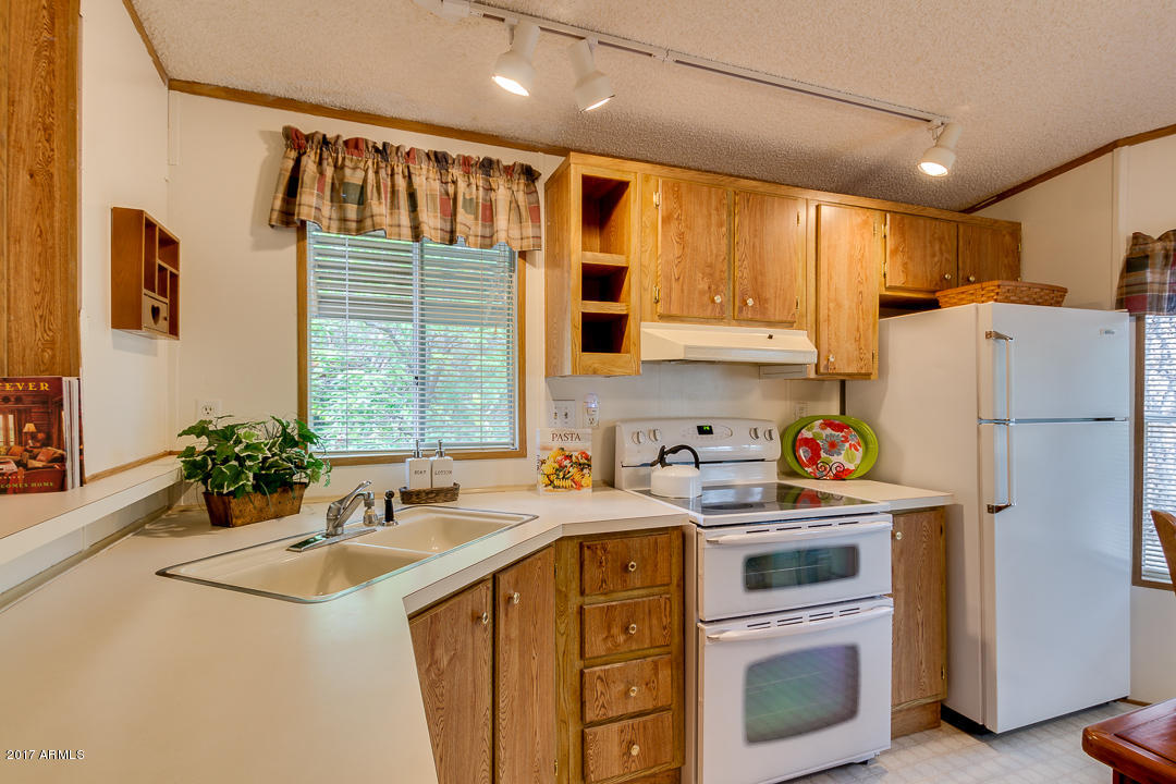 2887 Long Rifle Place Overgaard, AZ 85933 - Photo 14 of 36 14 - UPDATED APPLIANCES